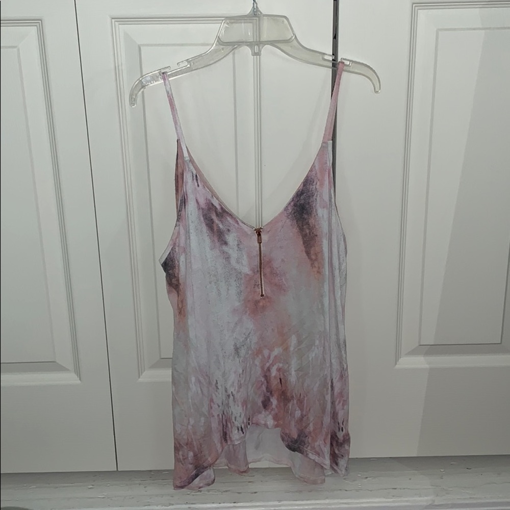 Flowy Tank